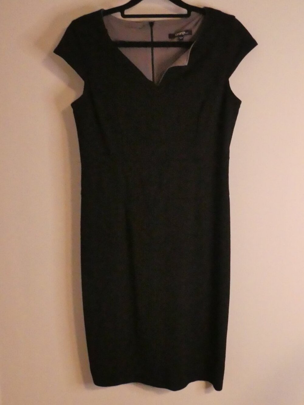 GEORGE Black Cap Sleeve V-Neck Sheath Dress Back Zip Closure - size small